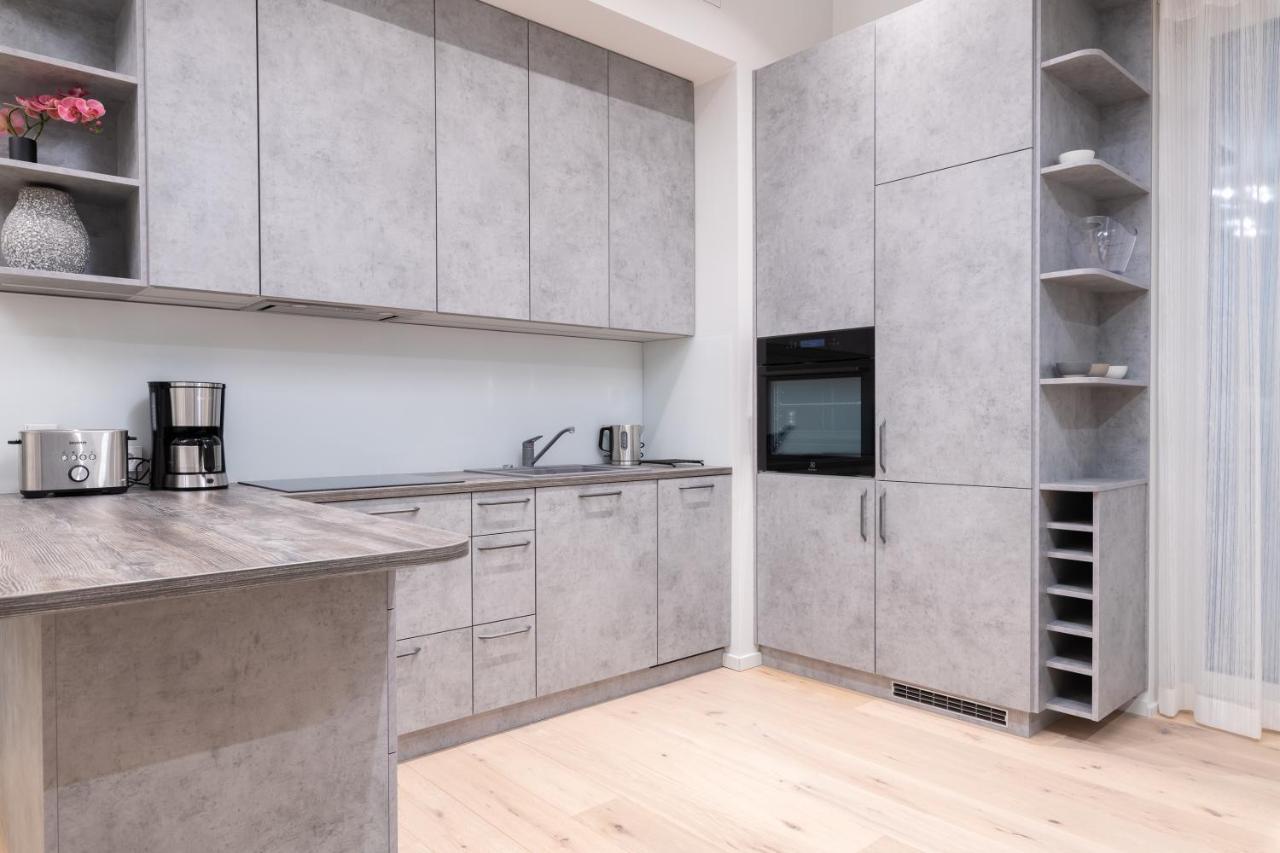 Dashaus 2 Bedroom Apartment ทาลลินน์ ภายนอก รูปภาพ