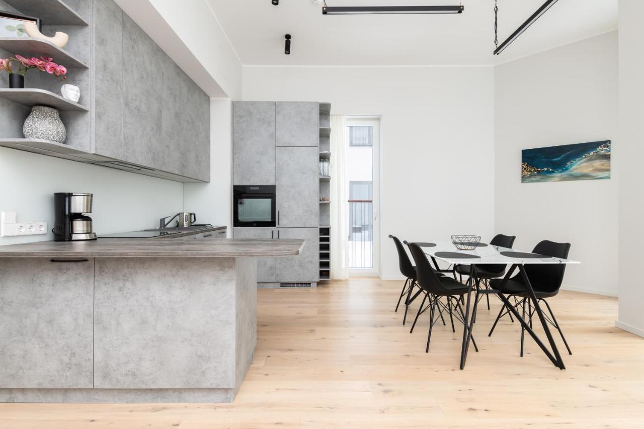 Dashaus 2 Bedroom Apartment ทาลลินน์ ภายนอก รูปภาพ